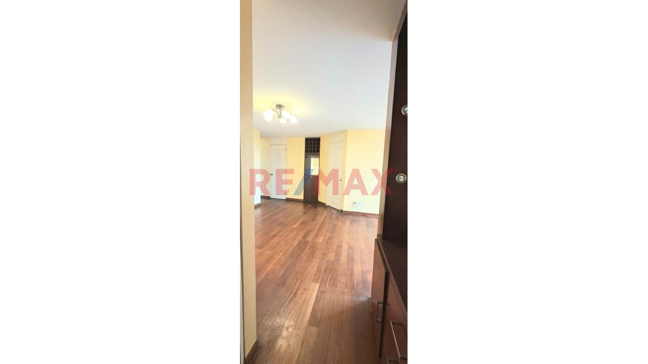 ¡Exclusivo Y Listo Para Mudarse! Departamento De 3 Dor. + Estudio + Cochera Techada En Condominio Con Jardines En Surco — foto 6