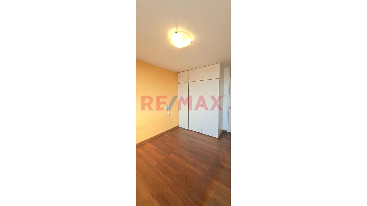 ¡Exclusivo Y Listo Para Mudarse! Departamento De 3 Dor. + Estudio + Cochera Techada En Condominio Con Jardines En Surco — foto 7