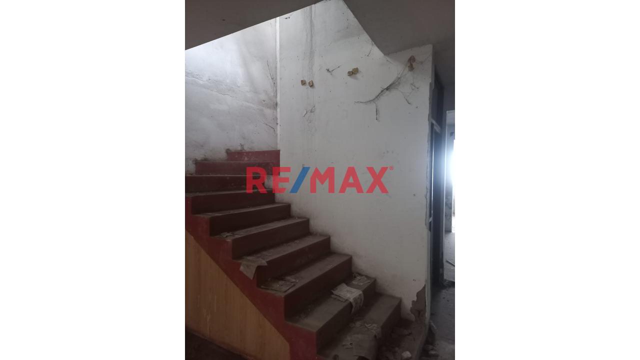 Se Vende Casa Como Terreno Para Remodelar O Inversion Cerca A La Avenida Lima  - Vmt — foto 2
