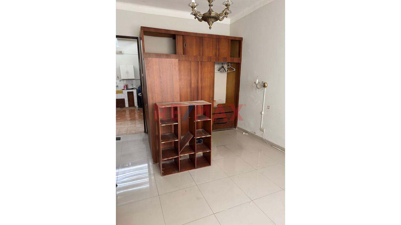 Amplia Casa Bien Ubicada En El Centro De Miraflores, Perfecta Para Oficina O Para Uso Familiar !!!! — foto 12