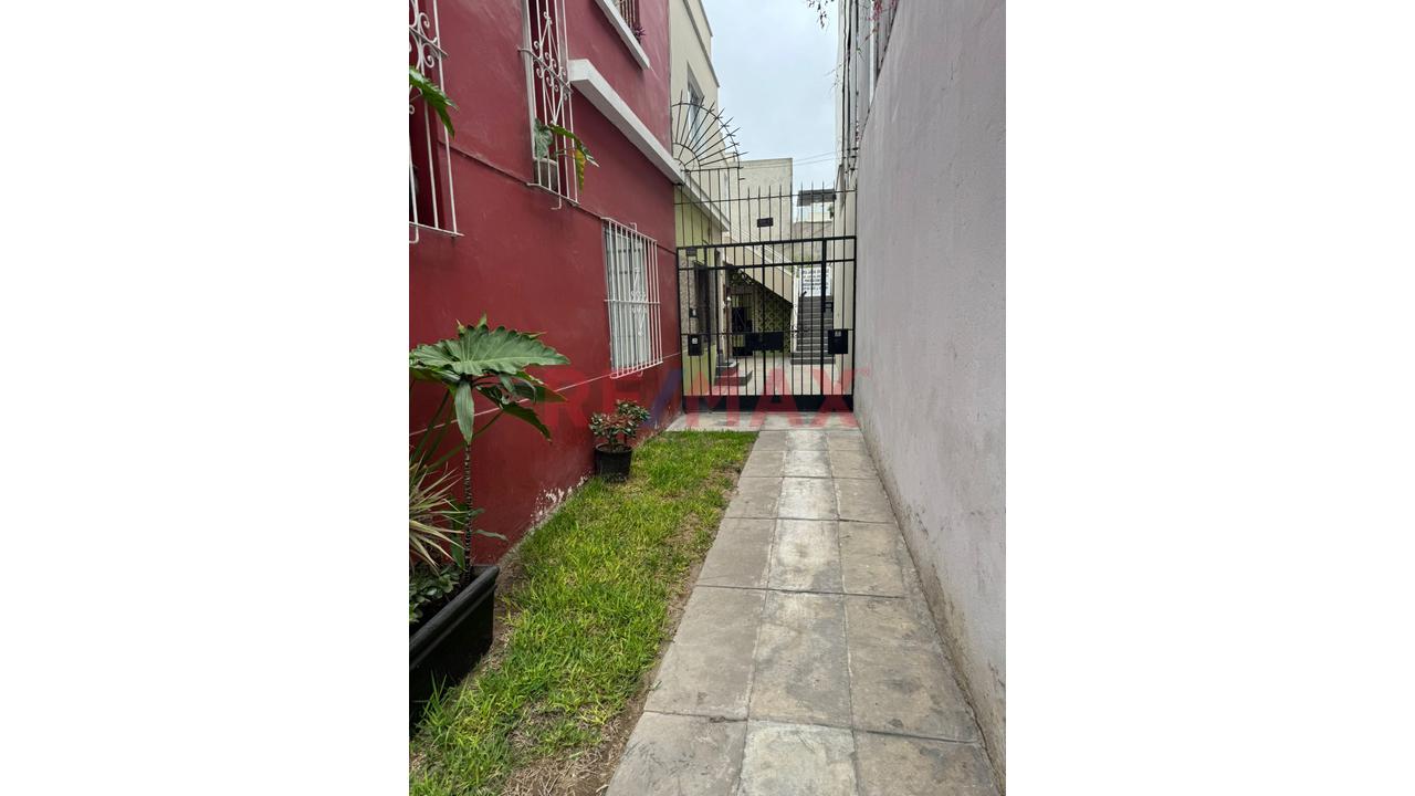 Amplia Casa Bien Ubicada En El Centro De Miraflores, Perfecta Para Oficina O Para Uso Familiar !!!! — foto 4