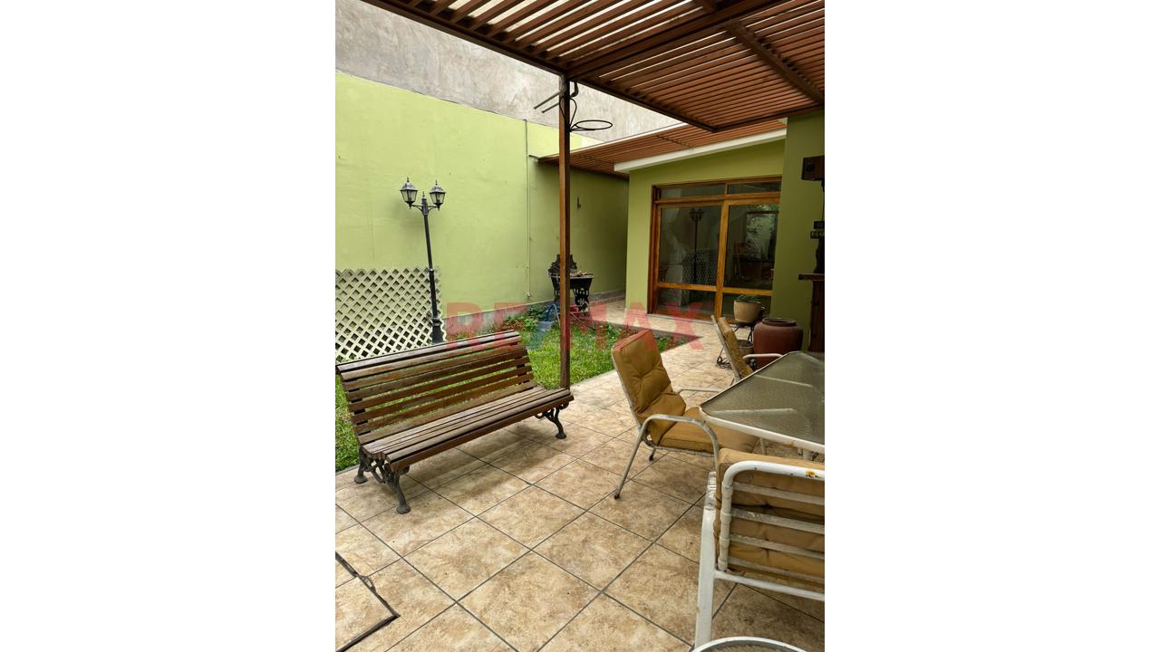 Amplia Casa Bien Ubicada En El Centro De Miraflores, Perfecta Para Oficina O Para Uso Familiar !!!! — foto 7