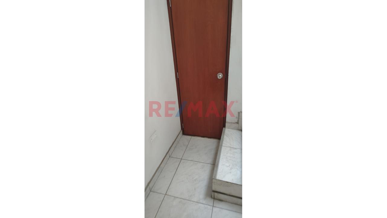 Oportunidad De Venta Edificio Cerca Av El Olivar Callao - 11