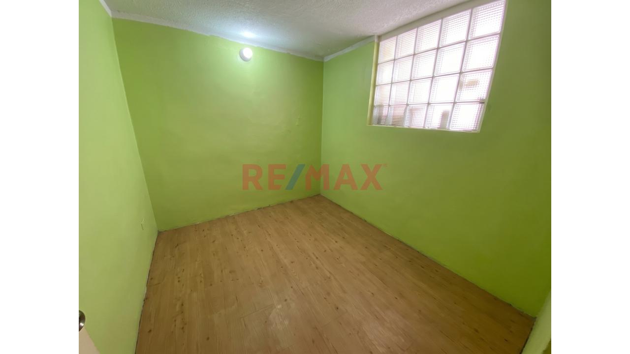 Venta De Departamento Duplex Con Azotea Urb Primavera - 12