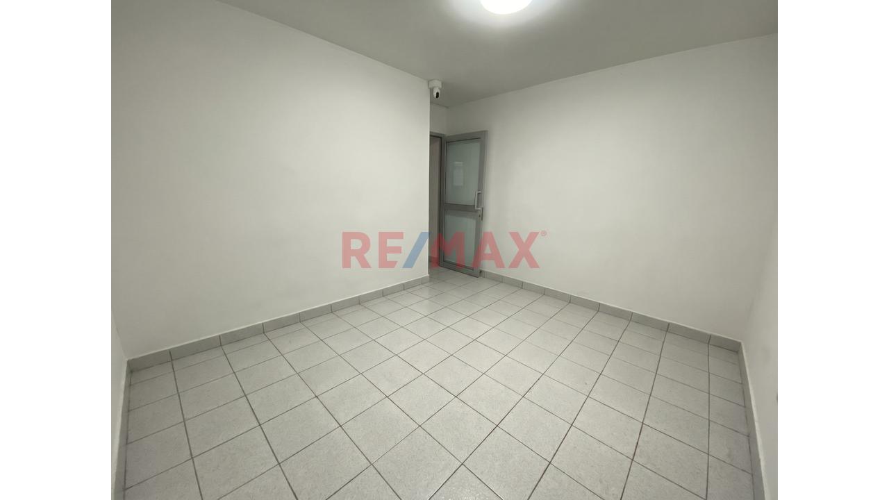 Venta De Departamento Duplex Con Azotea Urb Primavera - 7