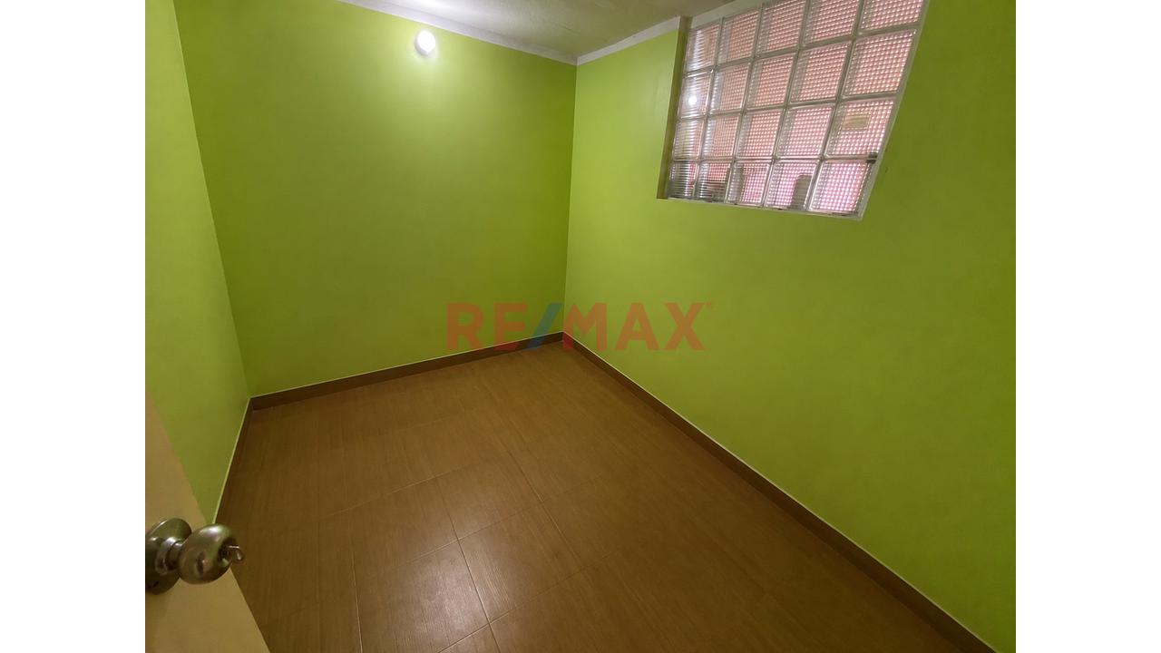 Venta De Departamento Duplex Con Azotea Urb Primavera - 15