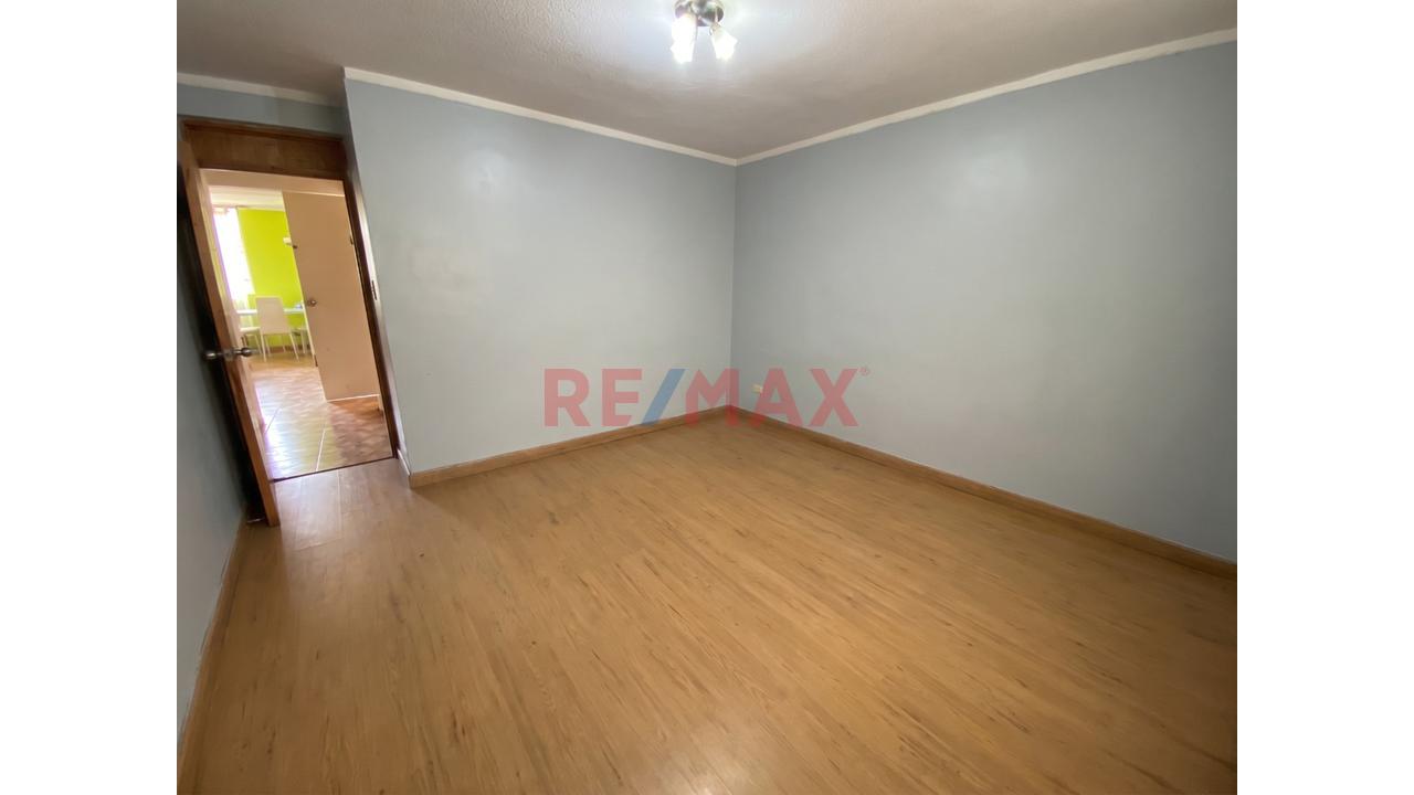 Venta De Departamento Duplex Con Azotea Urb Primavera - 18