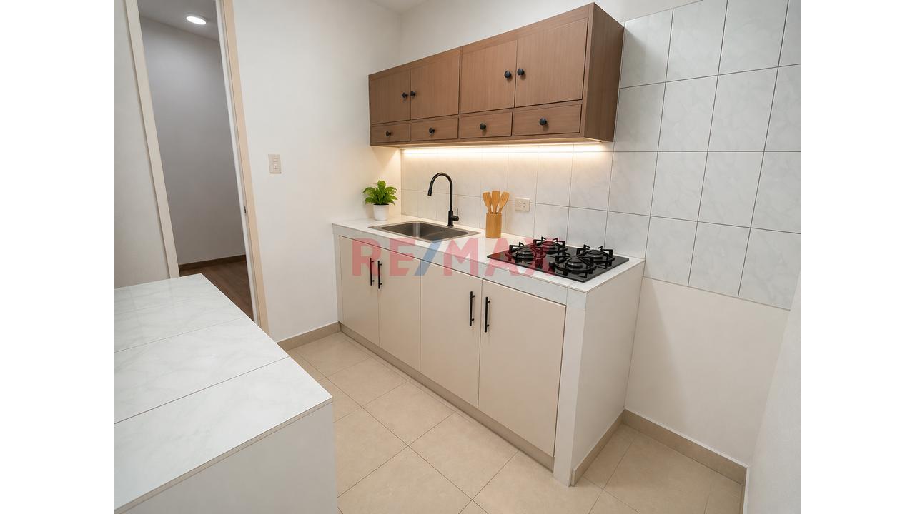Venta De Departamento Duplex Con Azotea Urb Primavera - 4