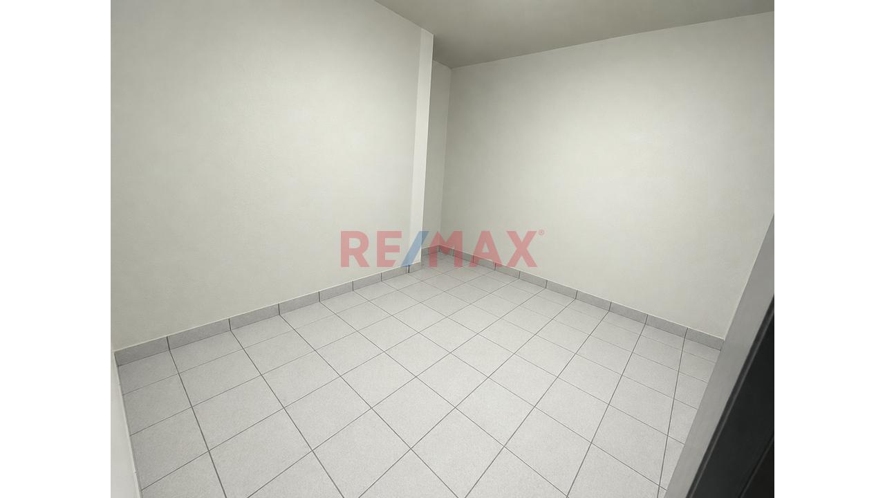 Venta De Departamento Duplex Con Azotea Urb Primavera - 5