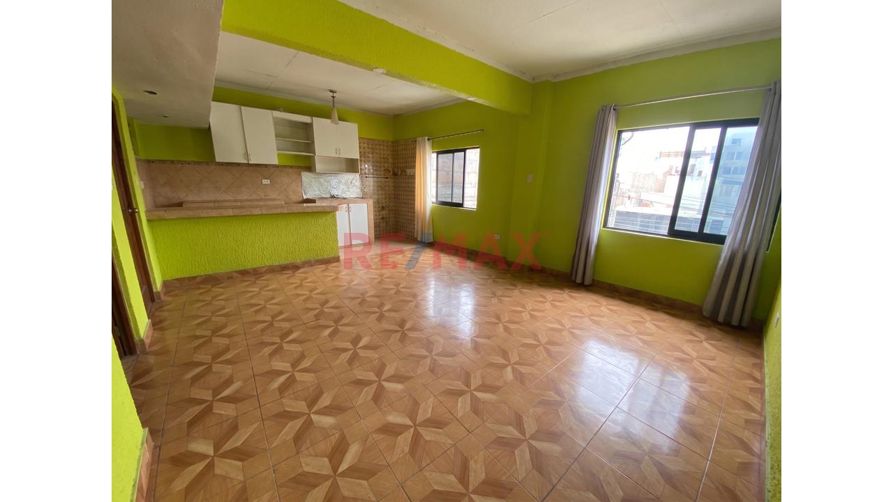 Venta De Departamento Duplex Con Azotea Urb Primavera - 11