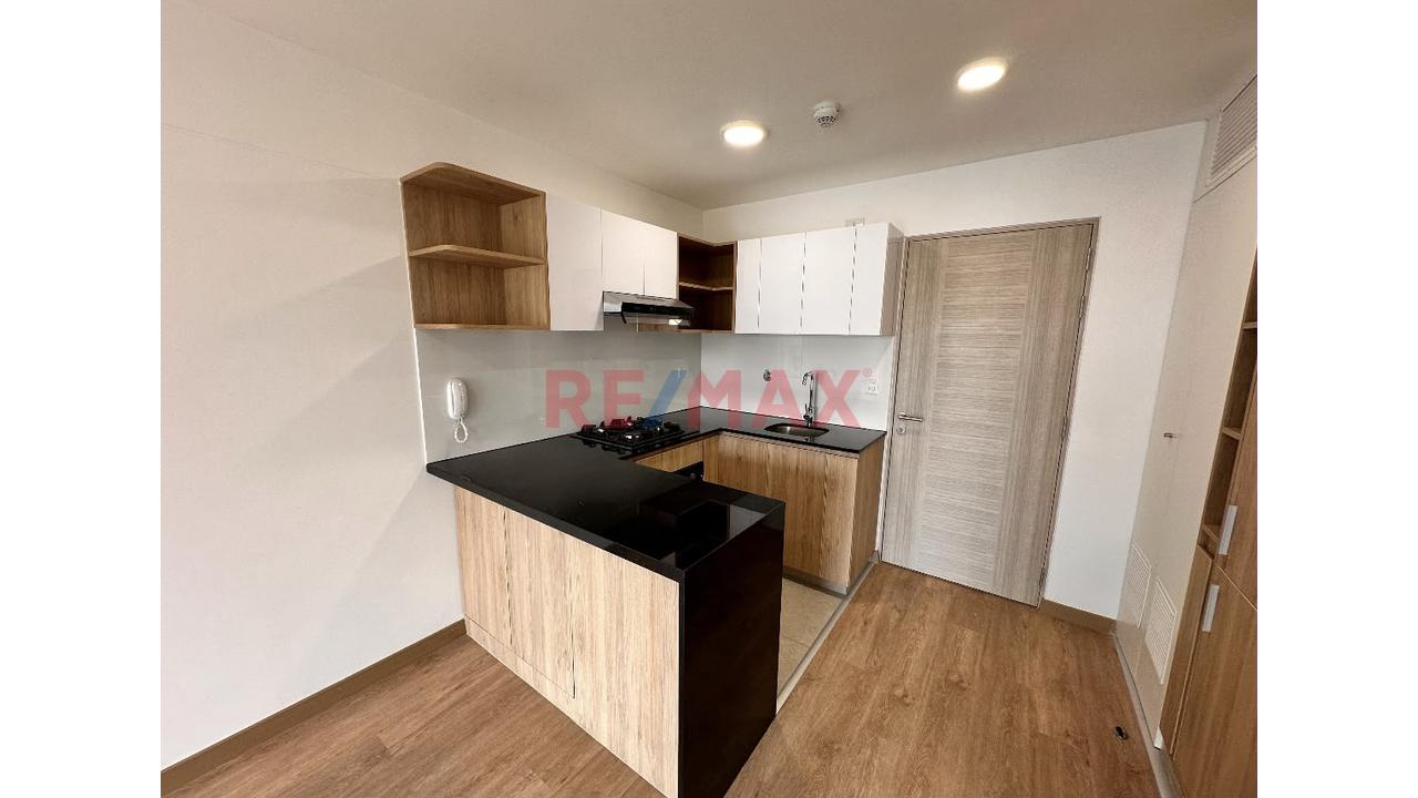 ¡Estrena Tu Nuevo Hogar! Alquilo Miniflat En Av. San Felipe! — foto 7