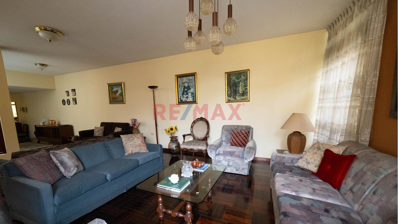 Venta De Casa En San Borja - Precio Negociable — foto 3
