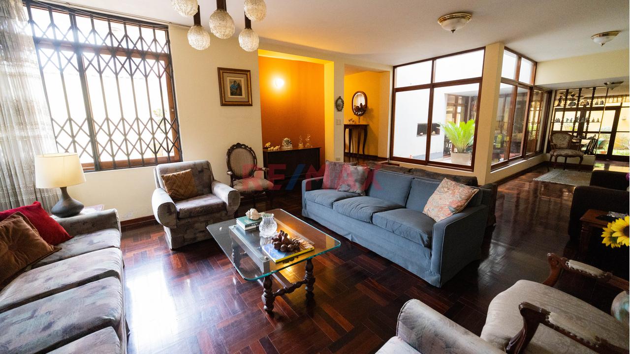 Venta De Casa En San Borja - Precio Negociable — foto 2