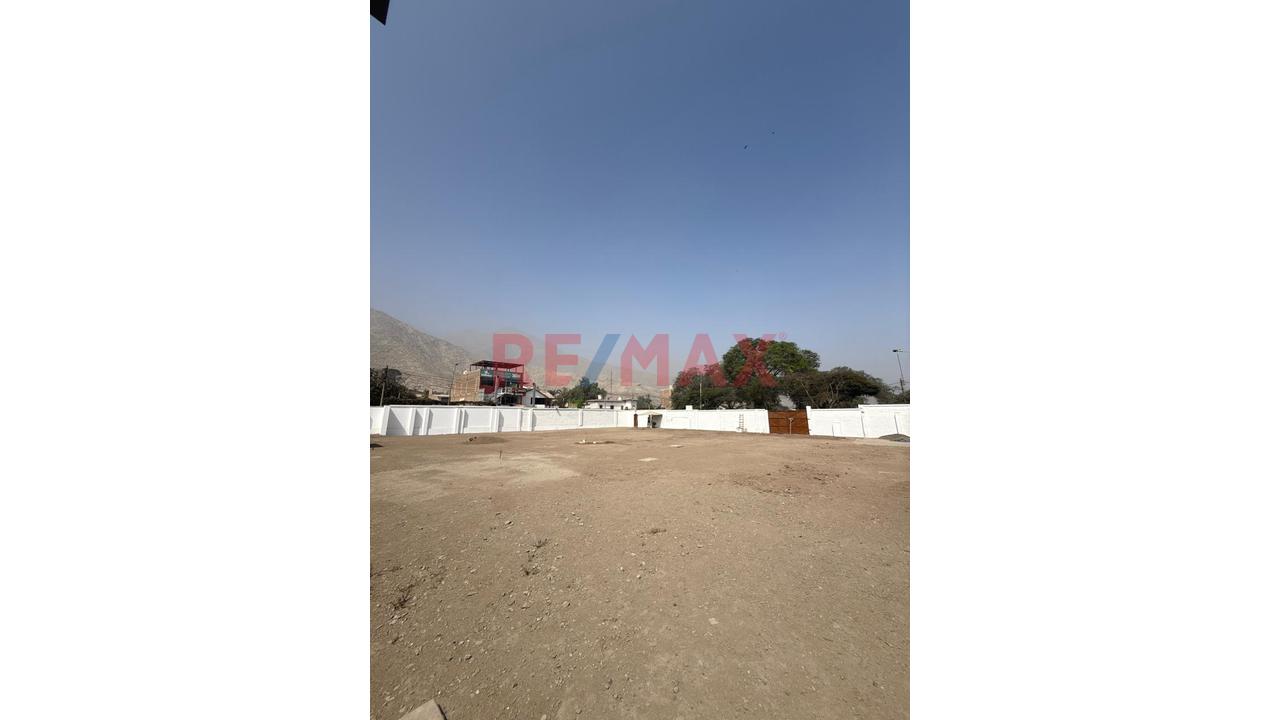 Venta De Terreno Comercial De 1,600 M2 En Esquina - Centro De Chaclacayo - 2