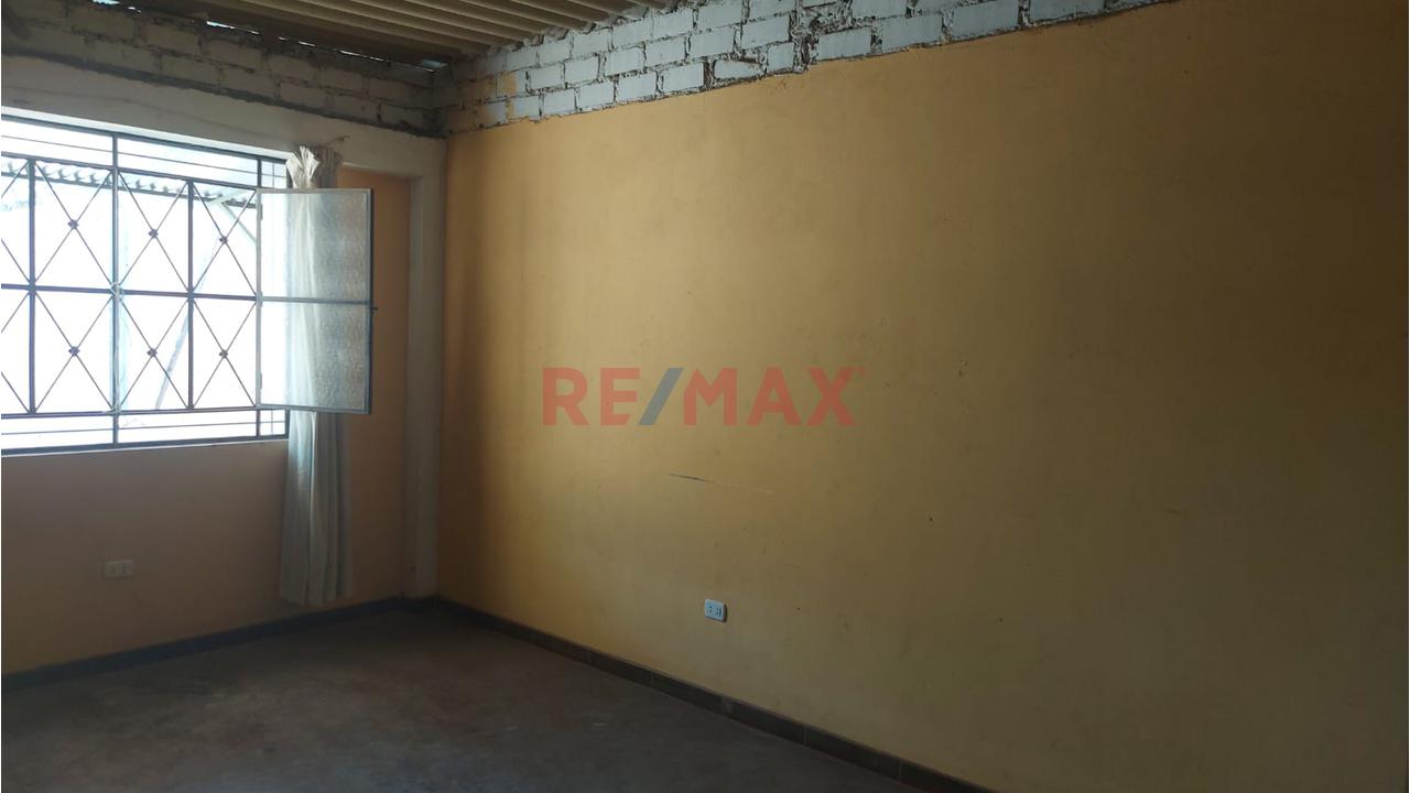 Casa En Venta En Villa María Del Triunfo – Amplio Terreno De 217.45 M² — foto 6