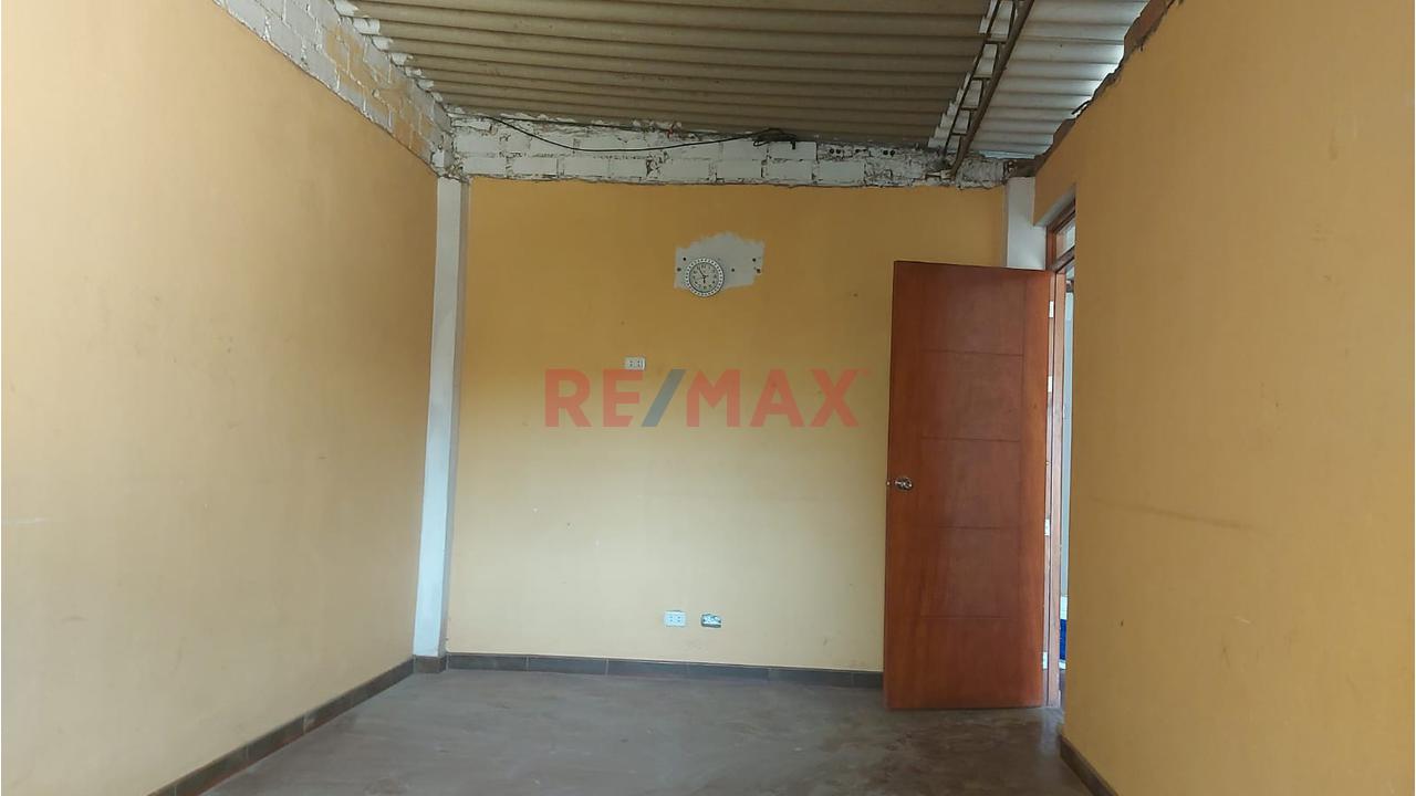 Casa En Venta En Villa María Del Triunfo – Amplio Terreno De 217.45 M² — foto 5
