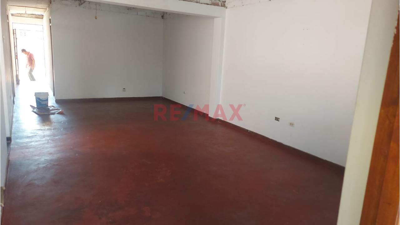 Casa En Venta En Villa María Del Triunfo – Amplio Terreno De 217.45 M² — foto 10