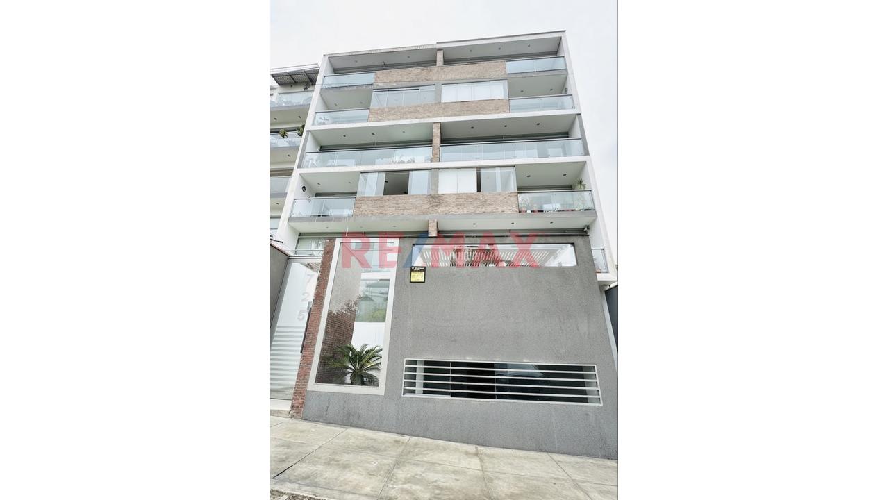 Depa 3 Dormitorios + 3 Cocheras + 1 Deposito, Vista Externa — foto 2