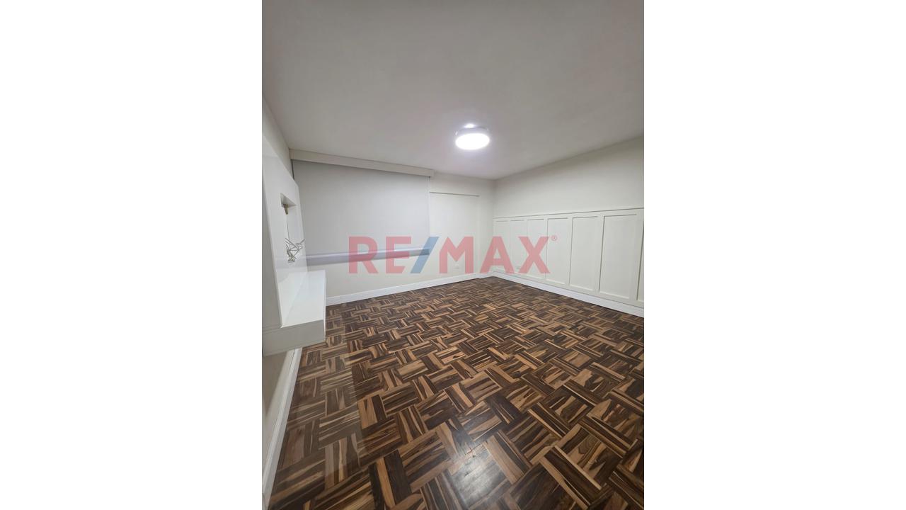 Exclusivo Dúplex En Miraflores | Diseño, Terrazas Y 2 Ingresos Independientes — foto 10