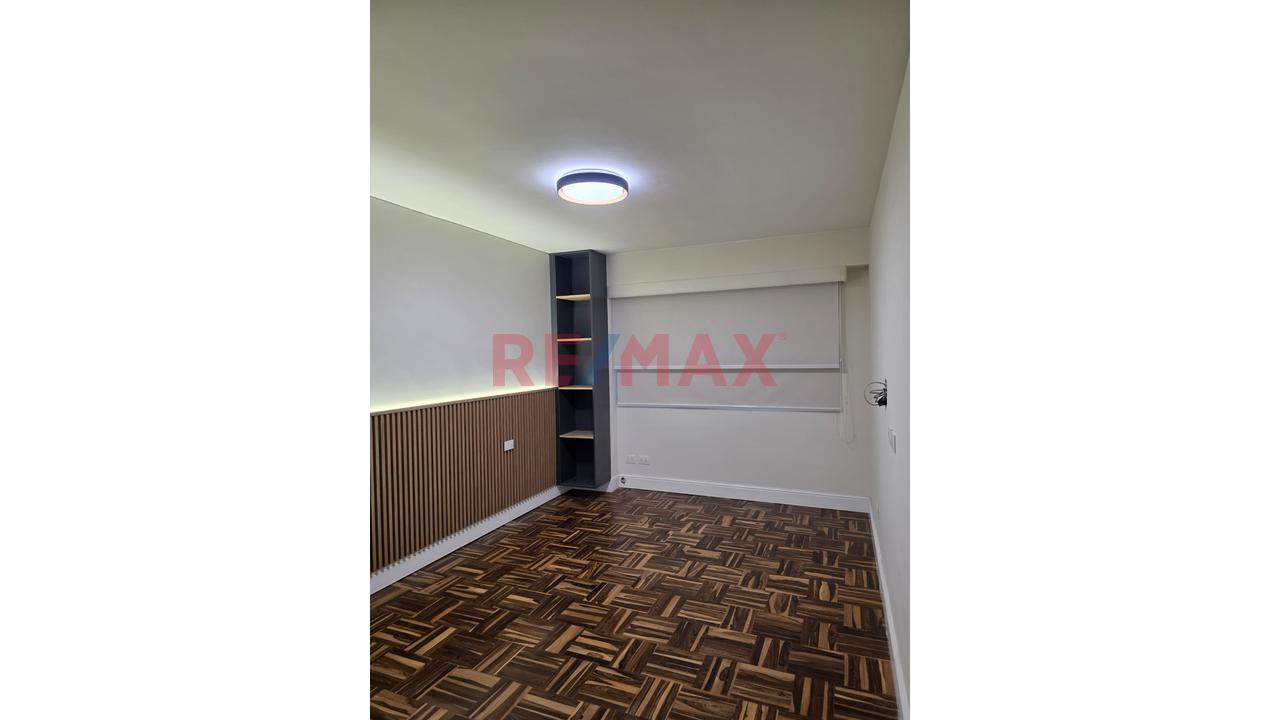 Exclusivo Dúplex En Miraflores | Diseño, Terrazas Y 2 Ingresos Independientes — foto 12