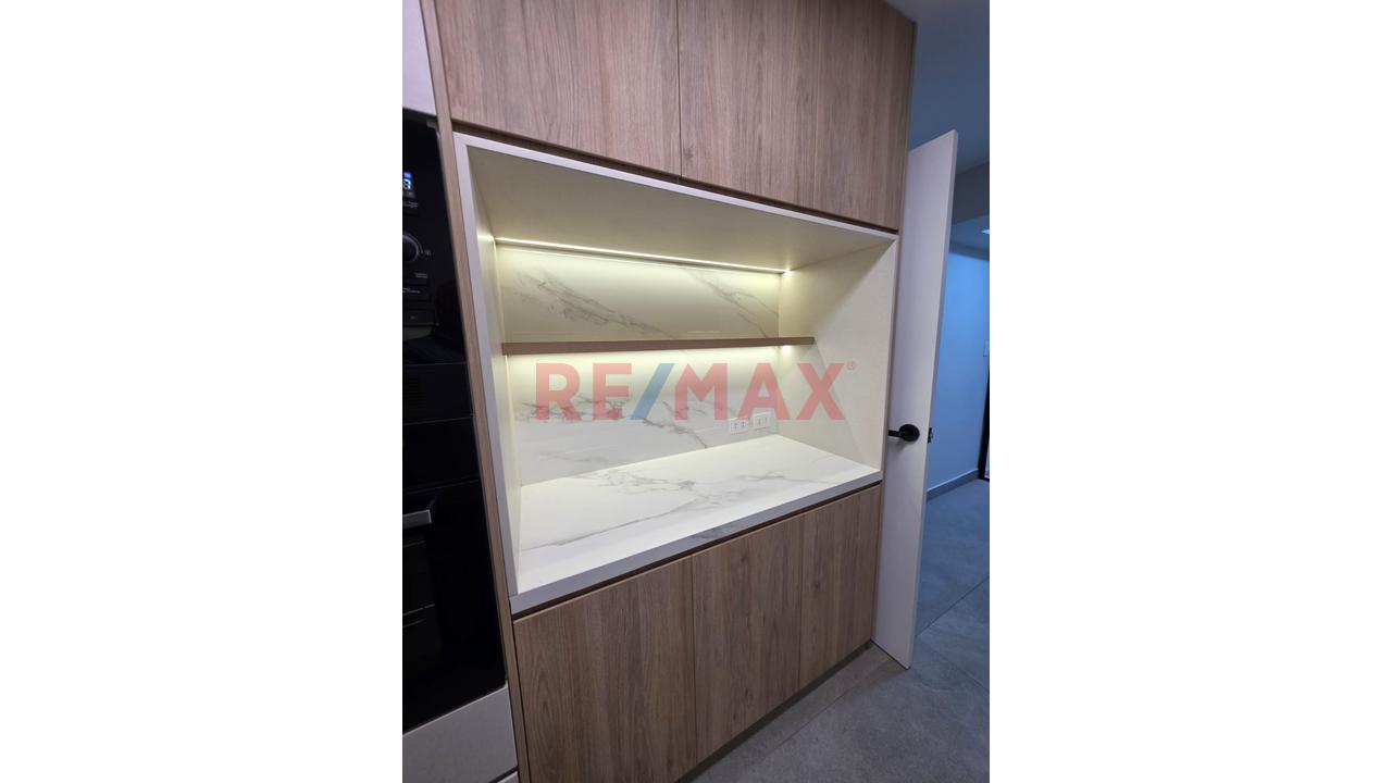 Exclusivo Dúplex En Miraflores | Diseño, Terrazas Y 2 Ingresos Independientes — foto 4