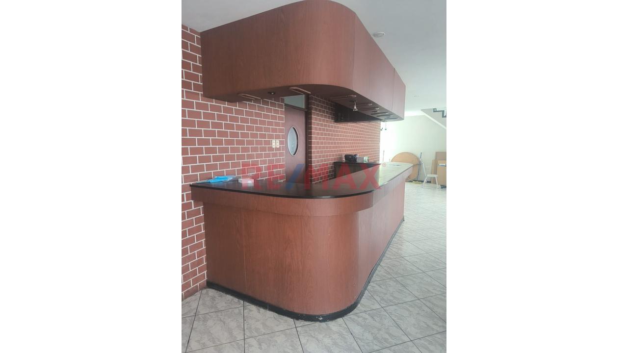 Terreno Con Local De Ventos Y Cancha Deportiva En Venta - En Plena Av. Salaverry - Socabaya - 6