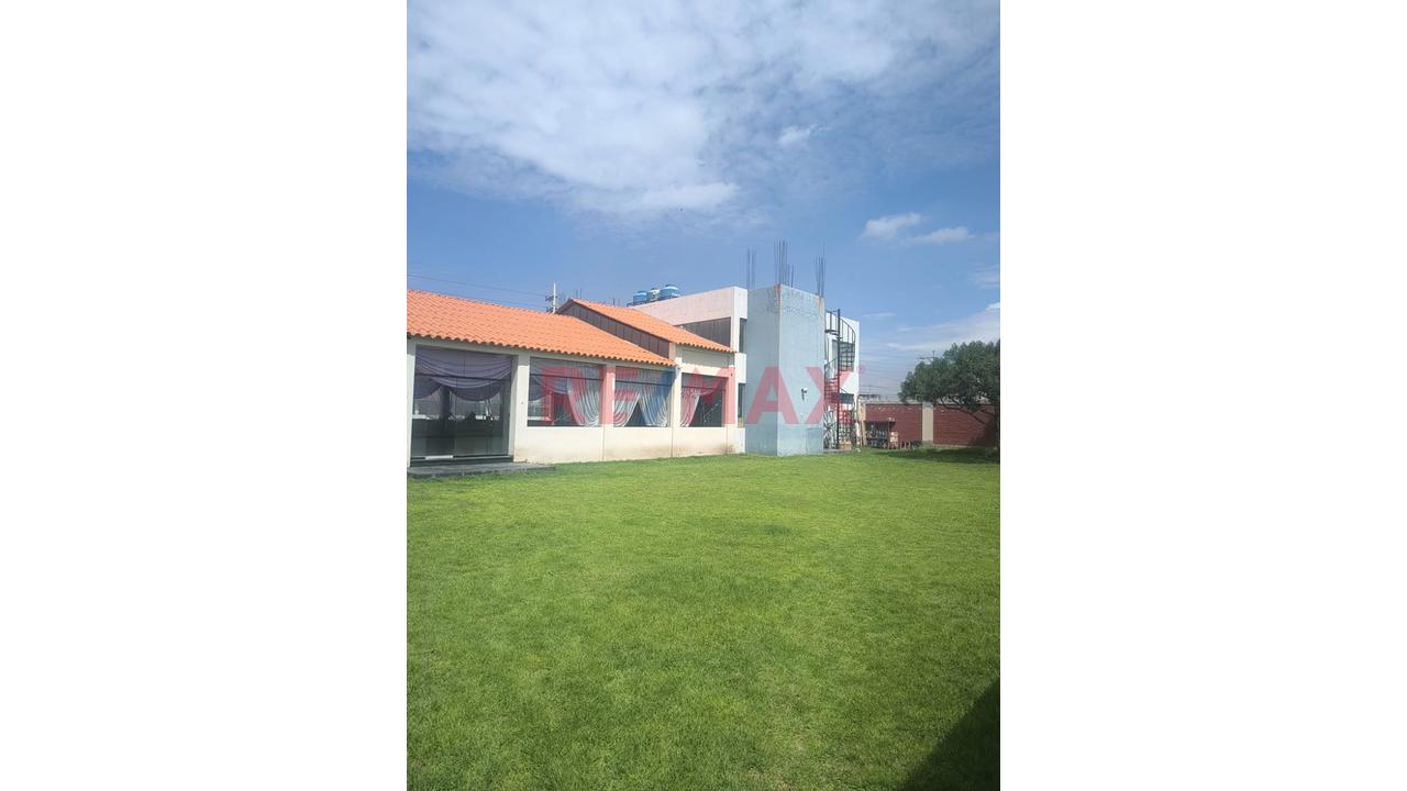 Terreno Con Local De Ventos Y Cancha Deportiva En Venta - En Plena Av. Salaverry - Socabaya - 9