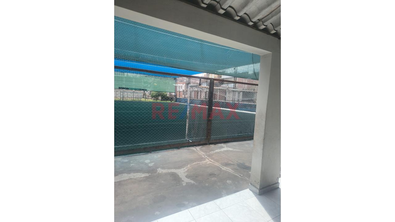 Terreno Con Local De Ventos Y Cancha Deportiva En Venta - En Plena Av. Salaverry - Socabaya - 11