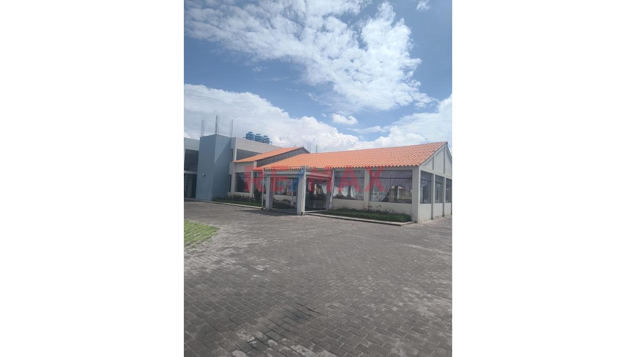 Terreno Con Local De Ventos Y Cancha Deportiva En Venta - En Plena Av. Salaverry - Socabaya - 10