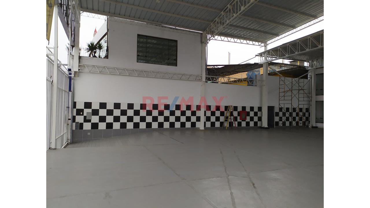 ¡Amplio Local Comercial Con Excelente Potencial Para Negocio En San Luis! - 3