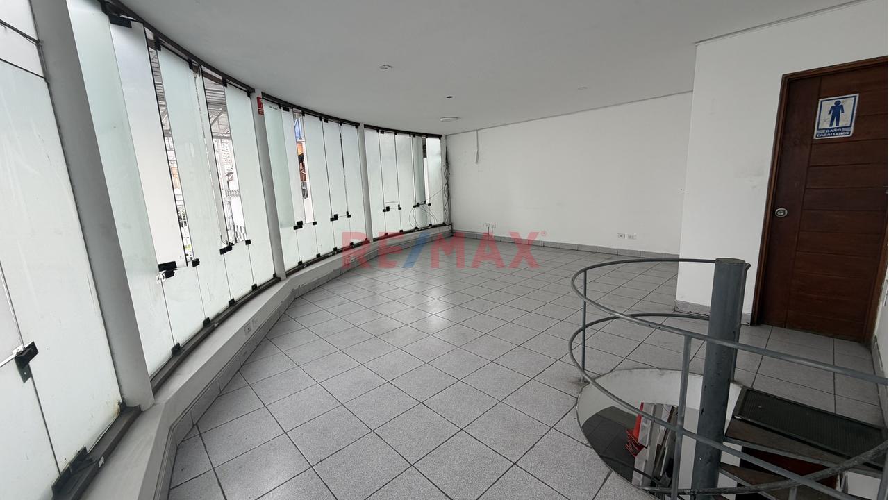 ¡Amplio Local Comercial Con Excelente Potencial Para Negocio En San Luis! - 7