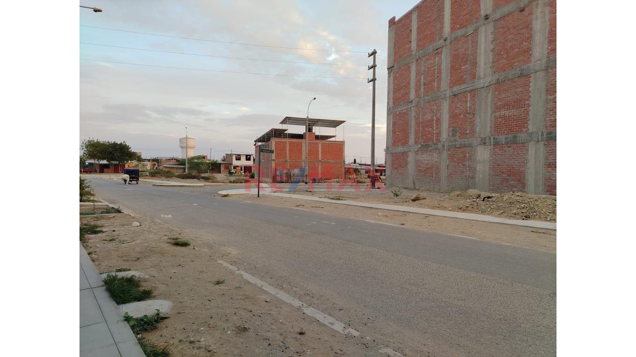 Venta De Casa En Urb La Planicie Etapa I Mz C2 Lote 35 - 6