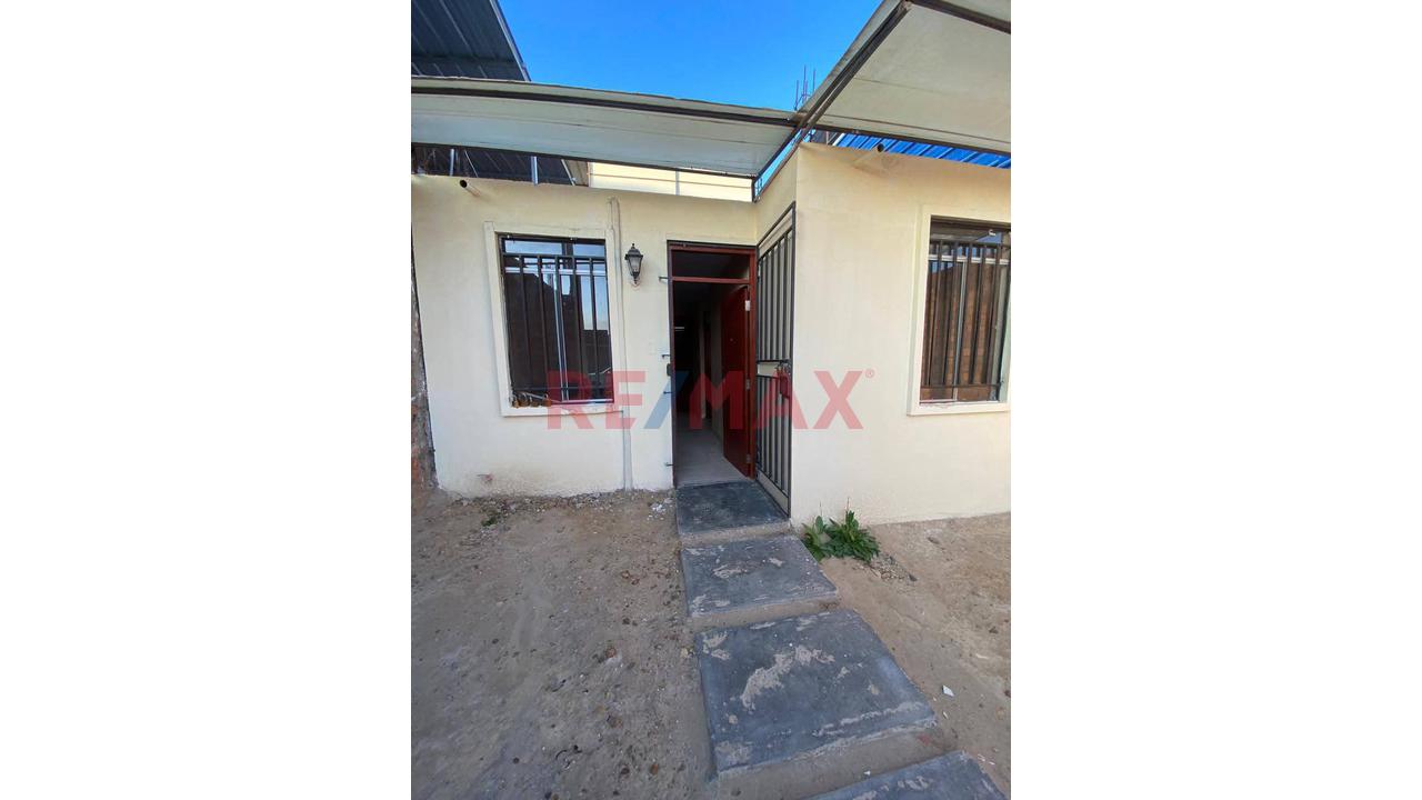Venta De Casa En Urb La Planicie Etapa I Mz C2 Lote 35 - 12