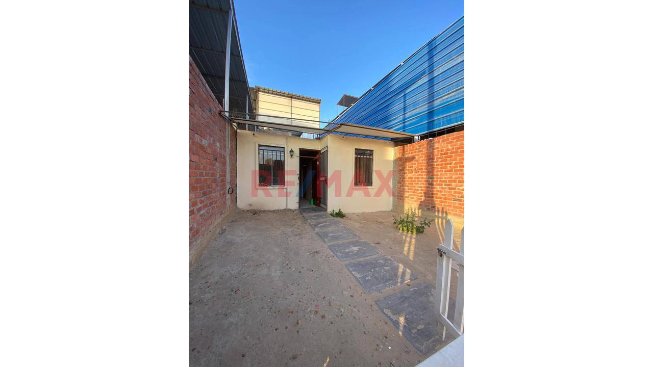 Venta De Casa En Urb La Planicie Etapa I Mz C2 Lote 35 - 14