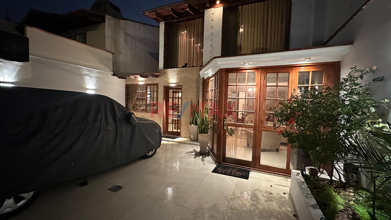 Vendo Casa 2 Pisos Y Terraza Con Doble Cochera - 7
