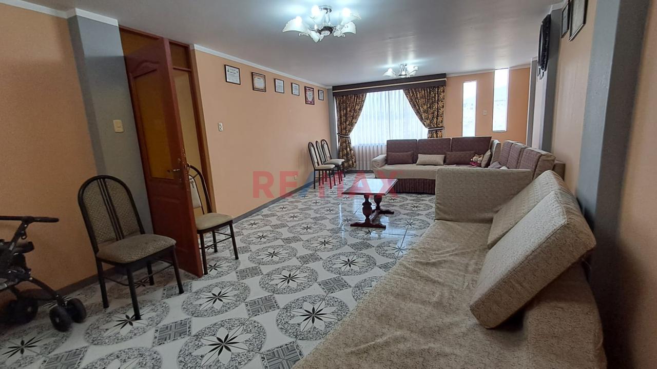 Oportunidad Unica! Casa De 2 Pisos En Venta, 136 M2, En Paucarpata, Arequipa — foto 2