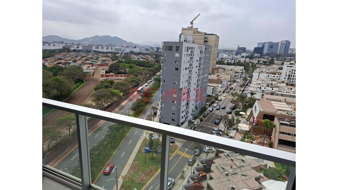 Vive En Moderno Flat Frente Al Jockey Plaza — foto 7