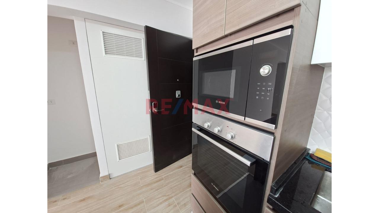 Vive En Moderno Flat Frente Al Jockey Plaza — foto 3