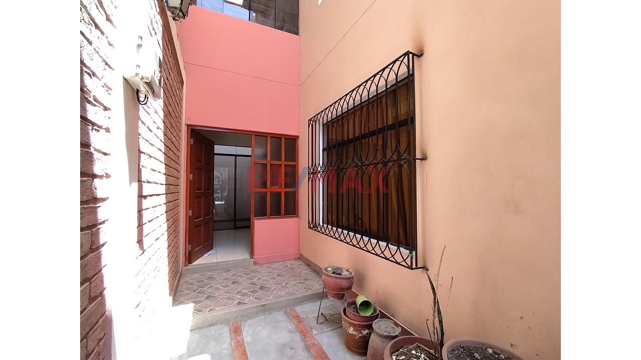 Alquilo Casa 3 Niveles En Condominio En Av Casuarinas Urb. Los Geranios — foto 8
