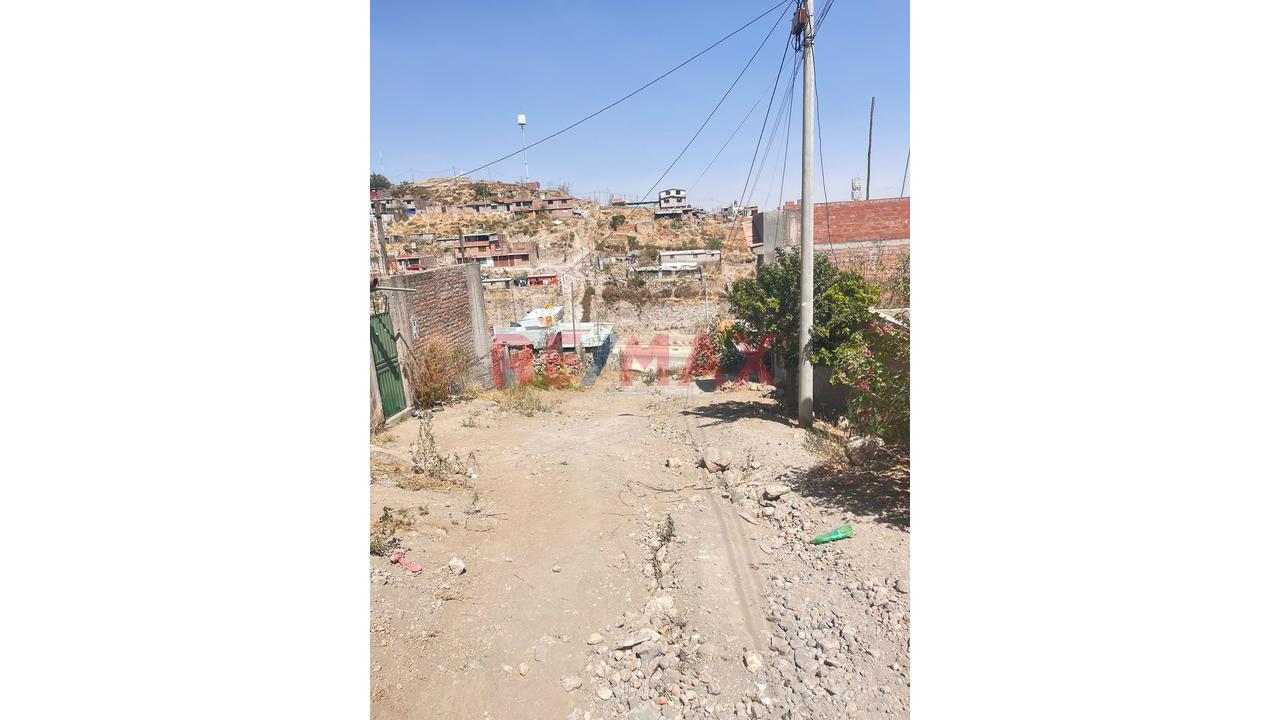 Terreno Con Vista Panorámica, Doble Fachada Y Construcción En Paucarpata — foto 3