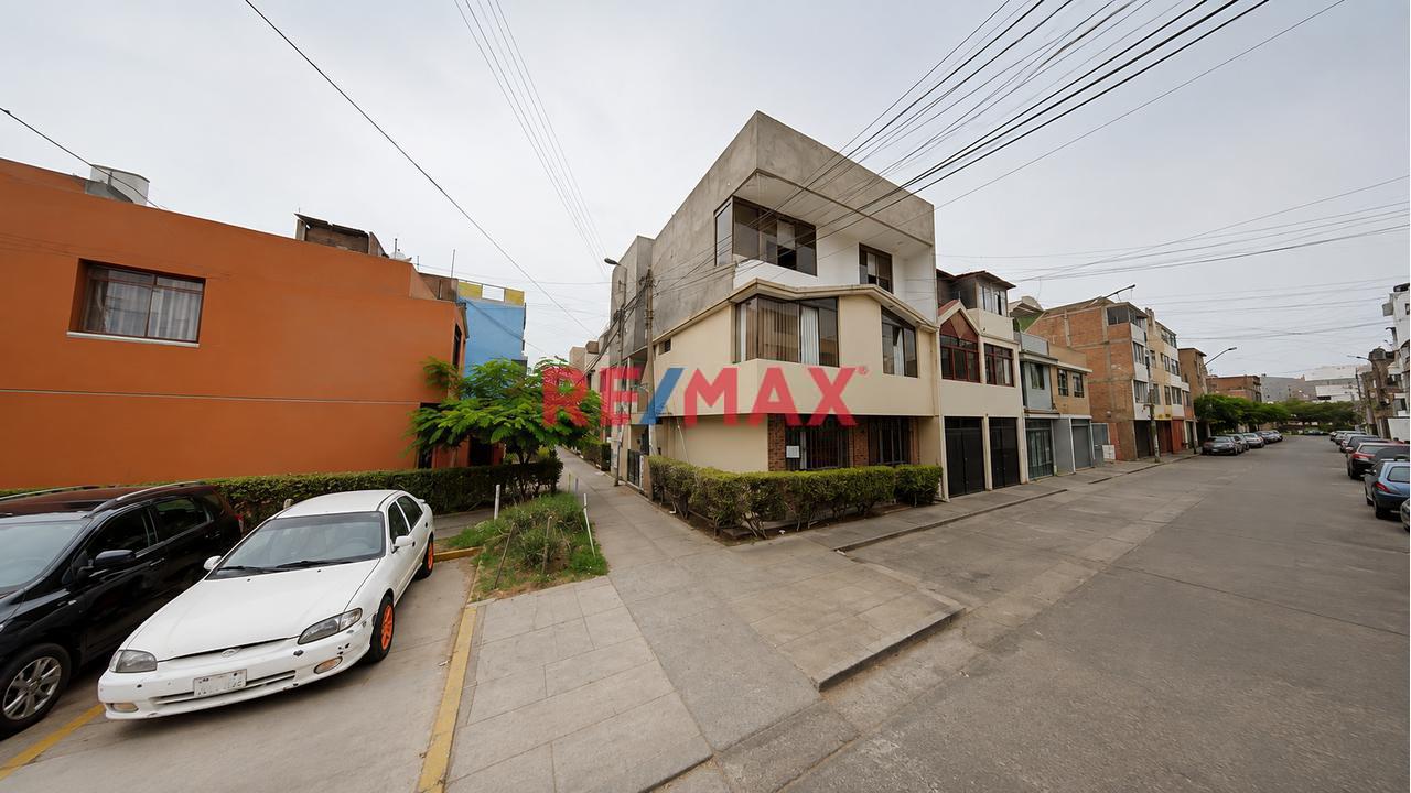 ✨ ¡Gran Oportunidad¡ Departamento En Venta Los Olivos!✨