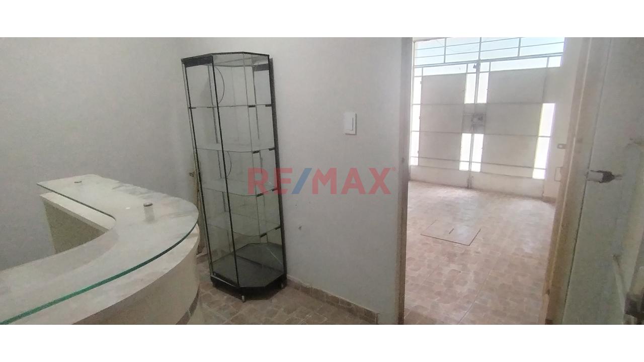 "Alquiler De Minidepartamento En 1 Er Piso De Estreno En Los Olivos - Villa Sol A Pasos De Parque Y Seguridad Permanente" — foto 11