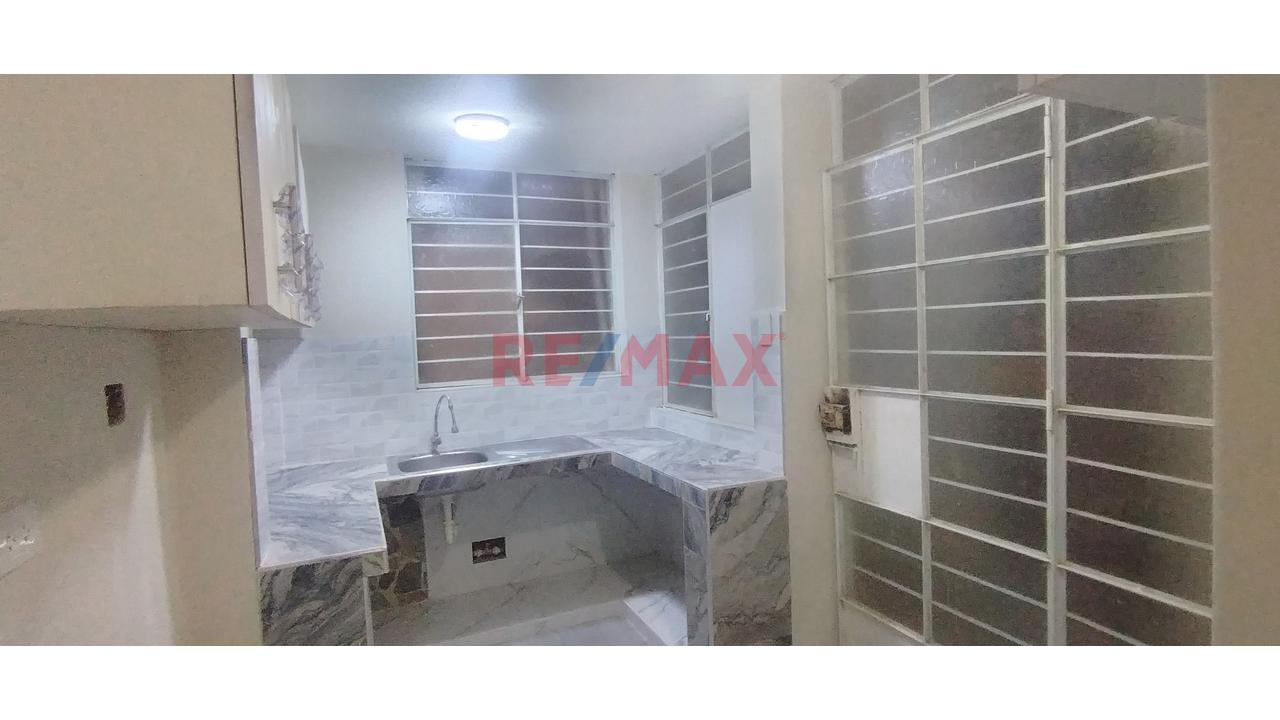 "Alquiler De Minidepartamento En 1 Er Piso De Estreno En Los Olivos - Villa Sol A Pasos De Parque Y Seguridad Permanente" — foto 3
