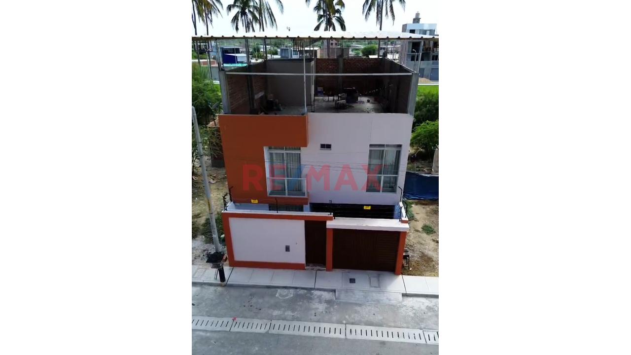 🔥Gran  Oportunidad😮 Se Vende Casa 📮 Urb. Centenario Palmeras Ii Etapa   📐 282.00  M2  A Solo  S/500.000 - 3
