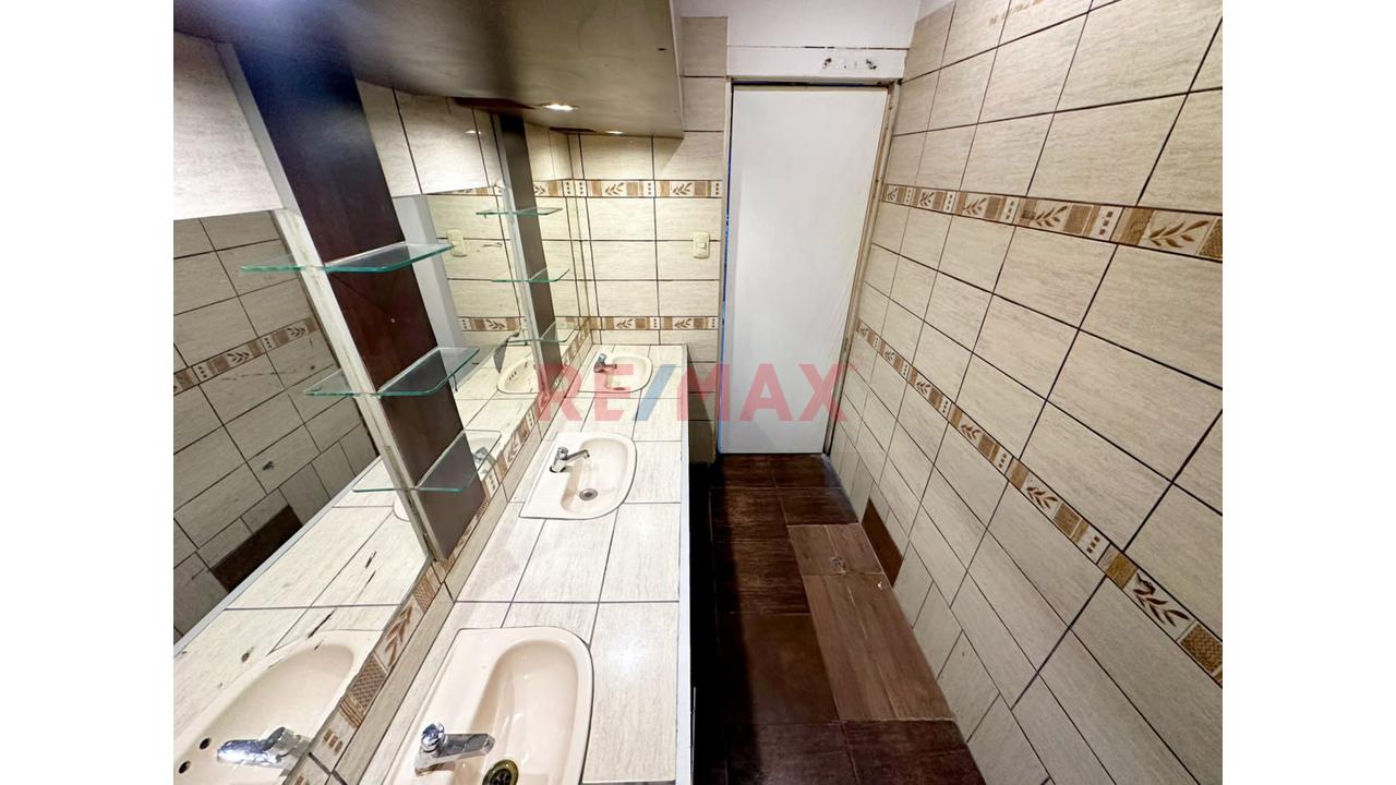 Local Comercial En Alquiler – San Juan De Lurigancho — foto 6
