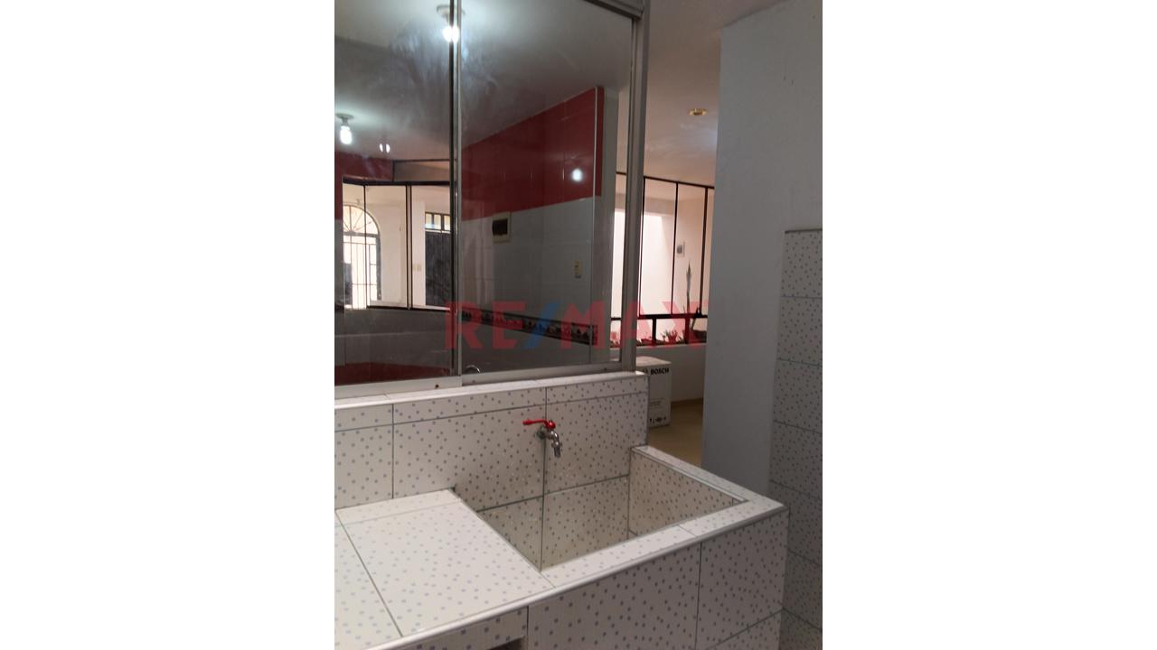¡Alquilo Departamento 1Er Piso Urb. Vista Alegre Ii Etapa Callao! — foto 9