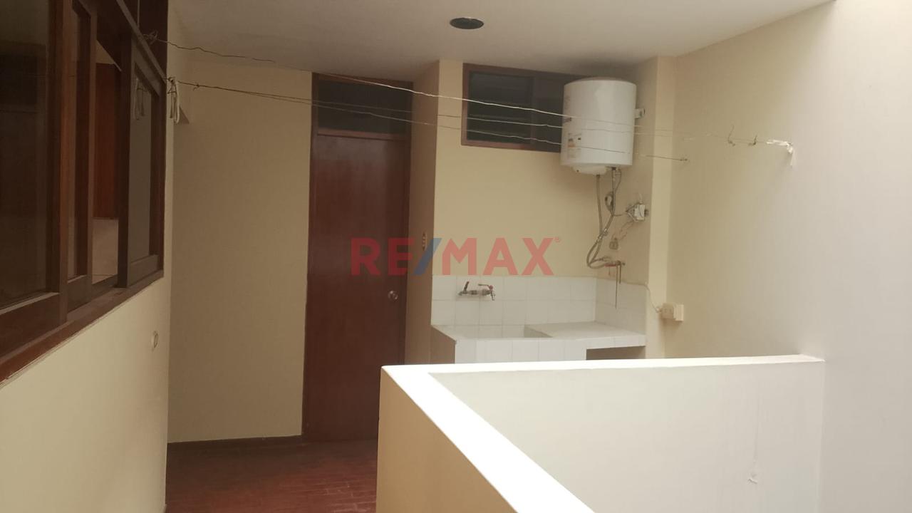 Amplio Departamento En Alquiler En Urb. Toche – Chincha - 12