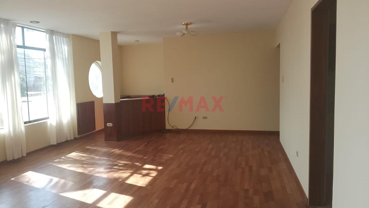 Amplio Departamento En Alquiler En Urb. Toche – Chincha - 2