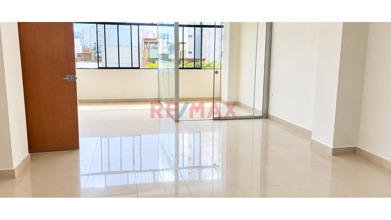 🏢 Oficina Administrativa En Lince En 4To Piso– Ubicación Estratégica - 5