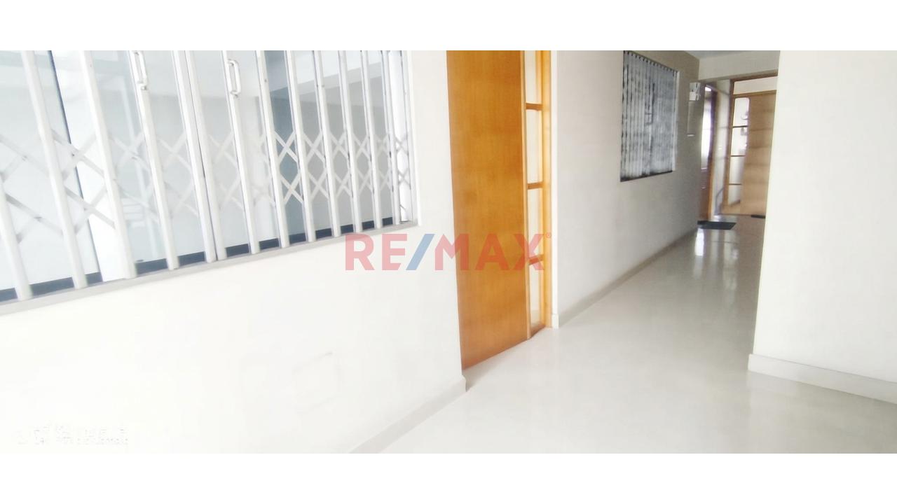 🏢 Oficina Administrativa En Lince En 4To Piso– Ubicación Estratégica - 6